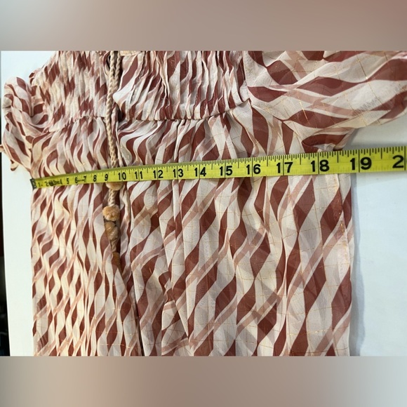 Elizabeth Cosby Women's Sheer Cream Geometric Print Blouse, size XSmall - Picture 12 of 13